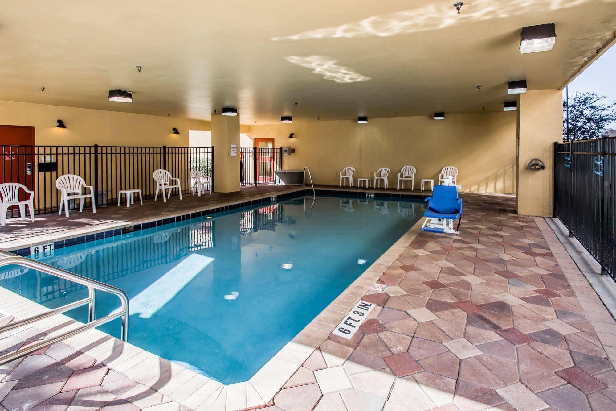 Comfort Suites West Τζάκσονβιλ Εξωτερικό φωτογραφία